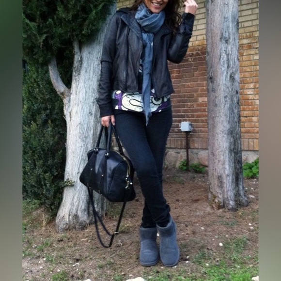 Cozy Navy Blue Mini Shearling Ankle Boots 6 - Picture 10 of 12